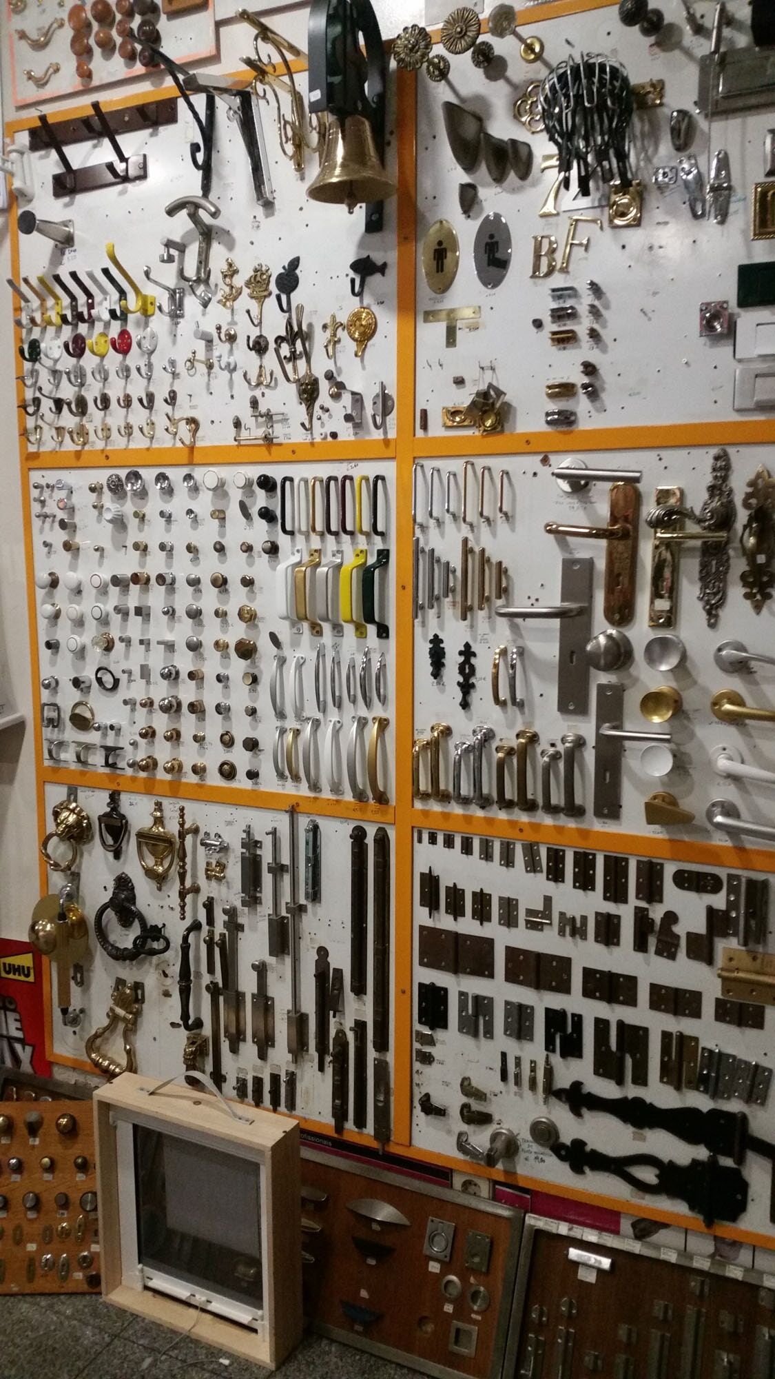 Vítor M Agostinho - venda de ferramentas Algés