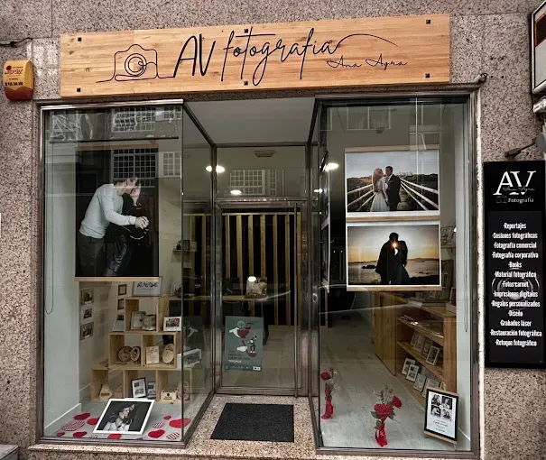 Fachada de AV Fotografía con un letrero 
