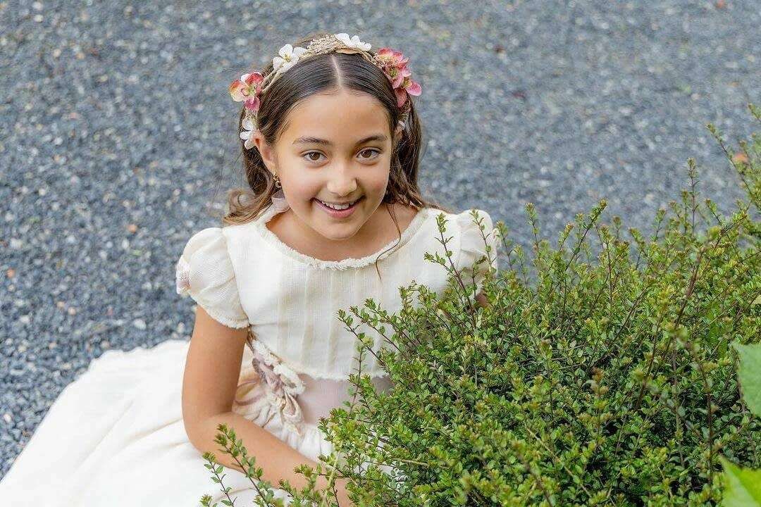 Una niña sonriente