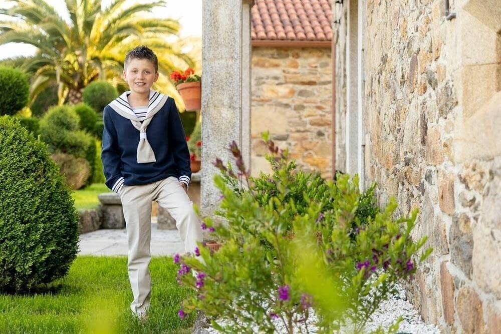 Un niño sonriente,