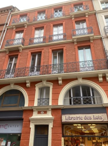 Façade en brique rouge