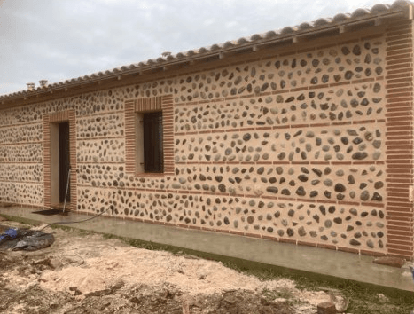 Façade en pierre naturelle