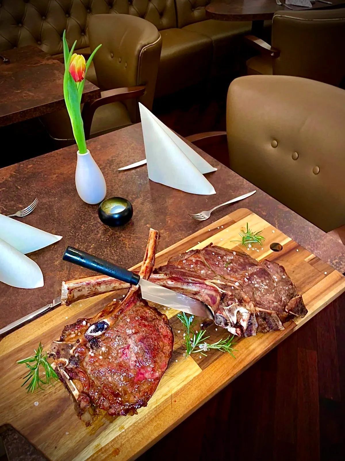 Ilias Dalianis Moritz essen & trinken Tomahawk steak