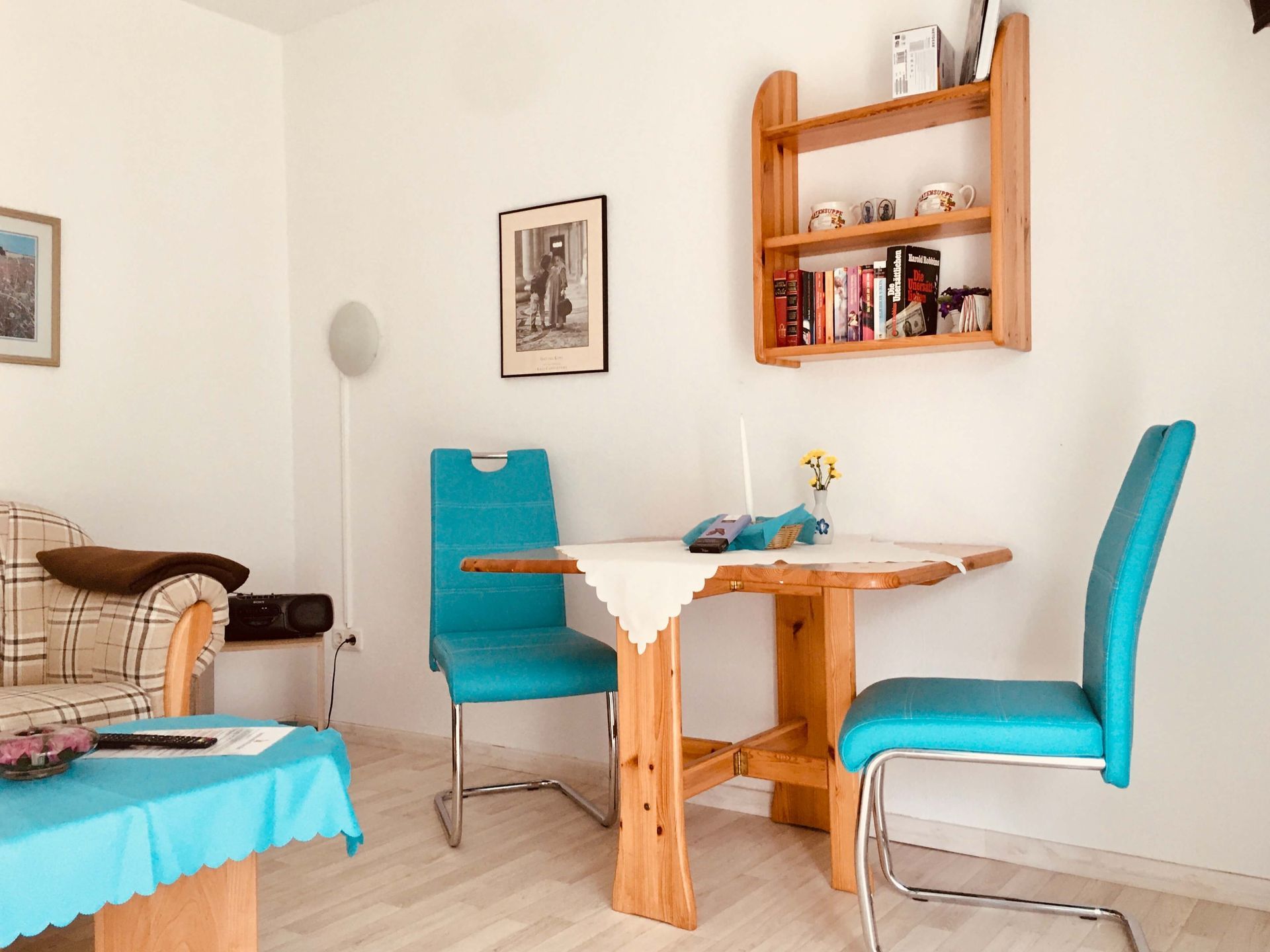 Ferienwohnung Bernstein im Haus Aquamarin in Büsum – Essplatz für 2 Personen im Erdgeschoss