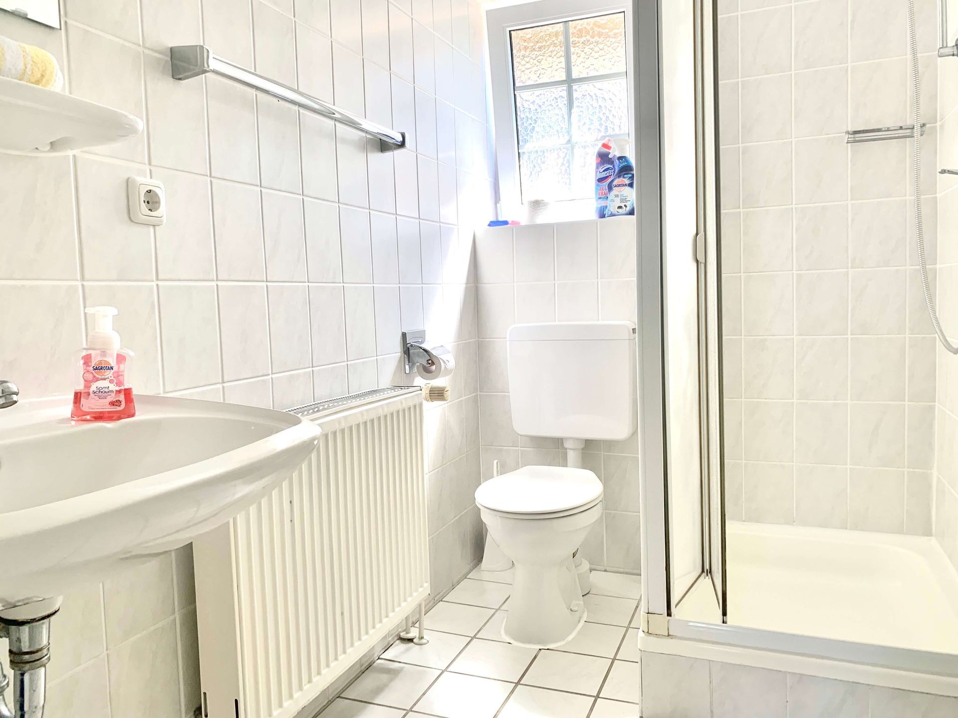 Ferienwohnung Bernstein im Haus Aquamarin in Büsum – Duschbad