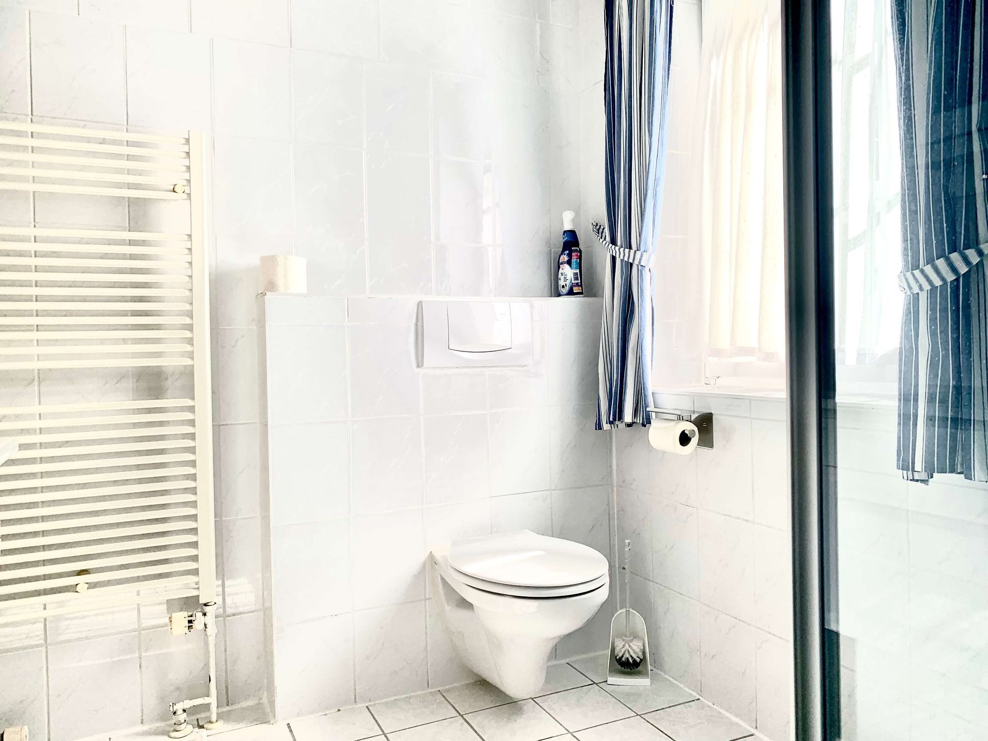 Ferienwohnung Rubin im Haus Aquamarin in Büsum – Helles Duschbad