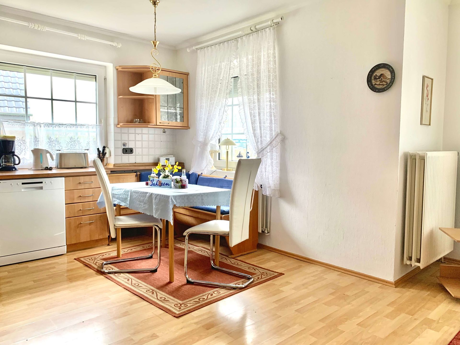 Ferienwohnung Rubin im Haus Aquamarin in Büsum – Essbereich mit 4 Sitzplätzen