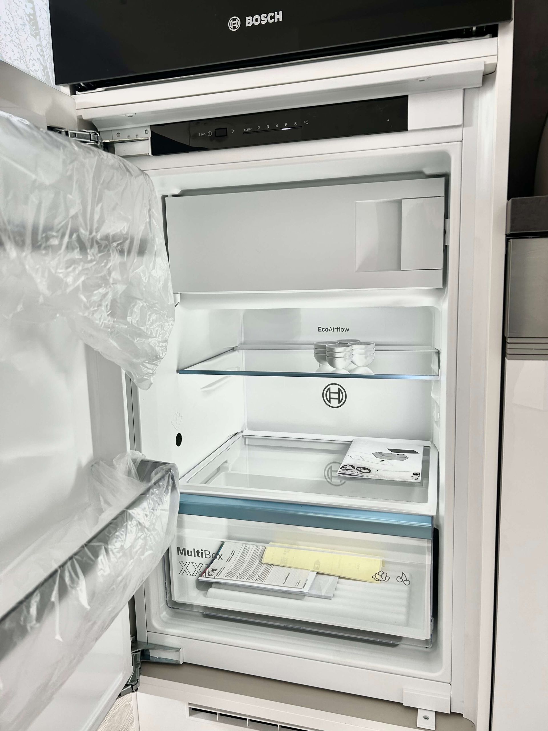 Ferienwohnung Türkis im Haus Aquamarin in Büsum –Bosch  Kühlschrank mit Gefrierfach