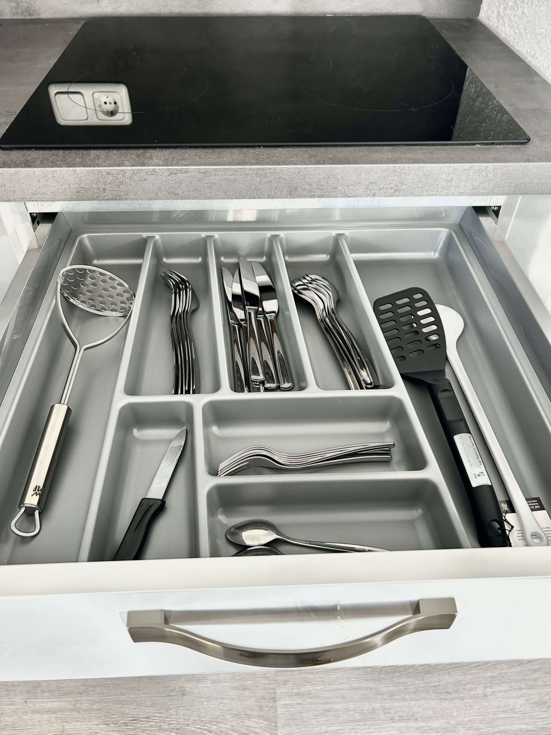 Ferienwohnung Türkis im Haus Aquamarin in Büsum – Besteckschublade