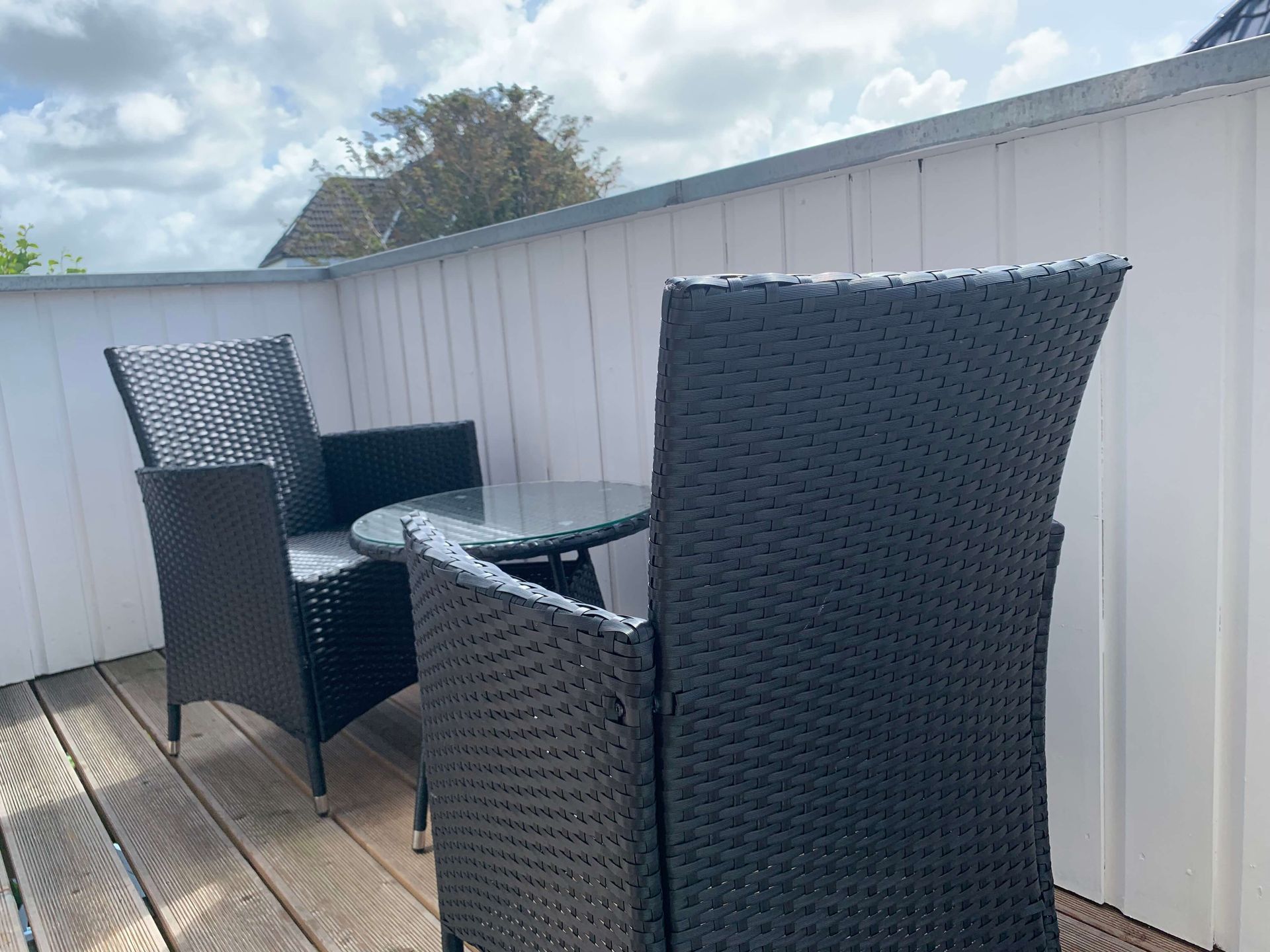 Studio-Apartment Smaragd im Haus Aquamarin in Büsum – Balkon mit Sitzmöbeln