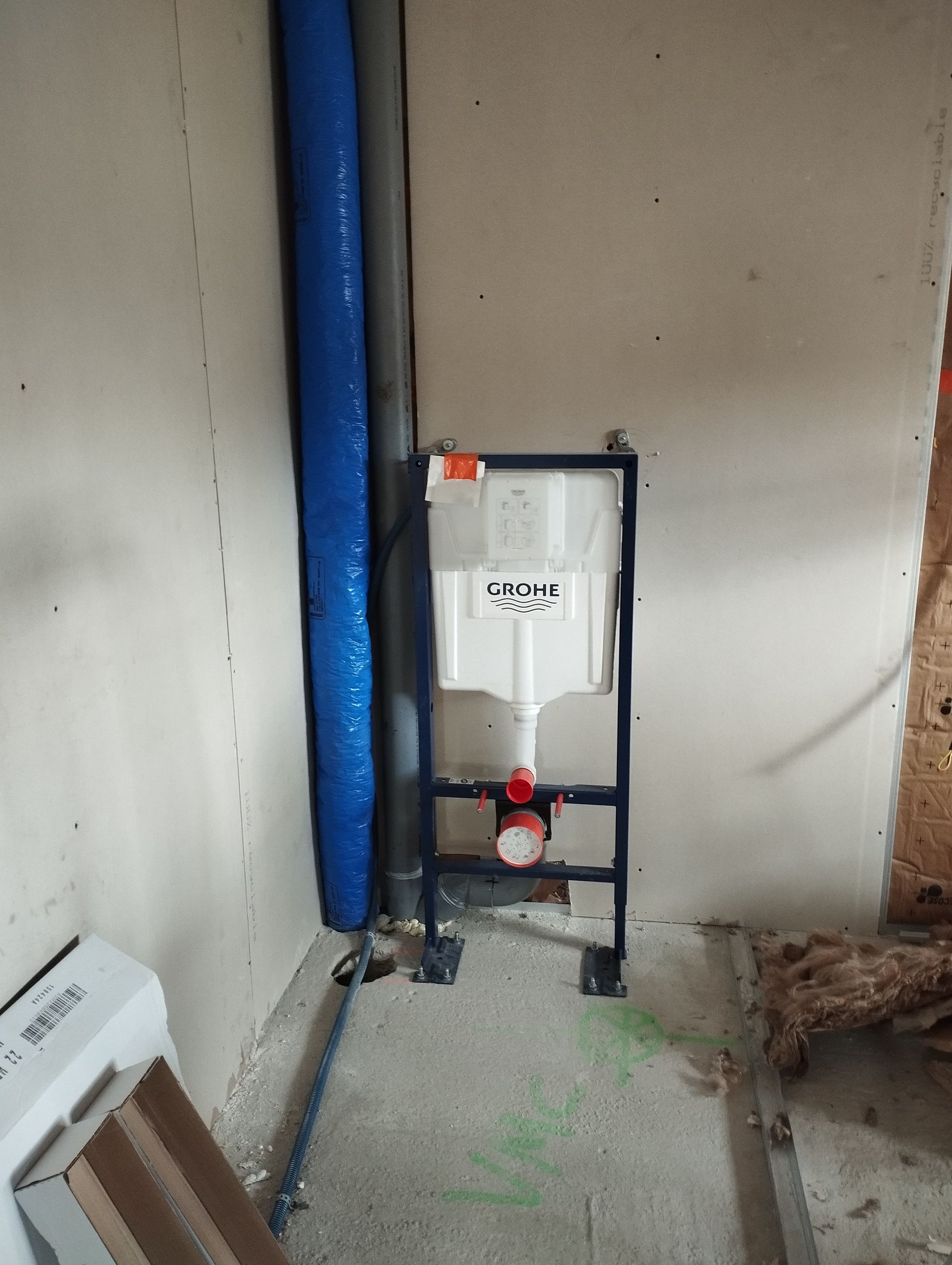 Installation de WC suspendus.