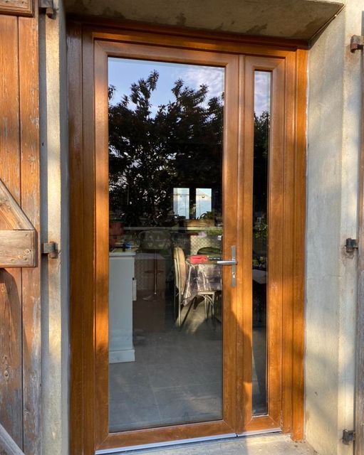 Porte avec tierce en PVC et chêne doré