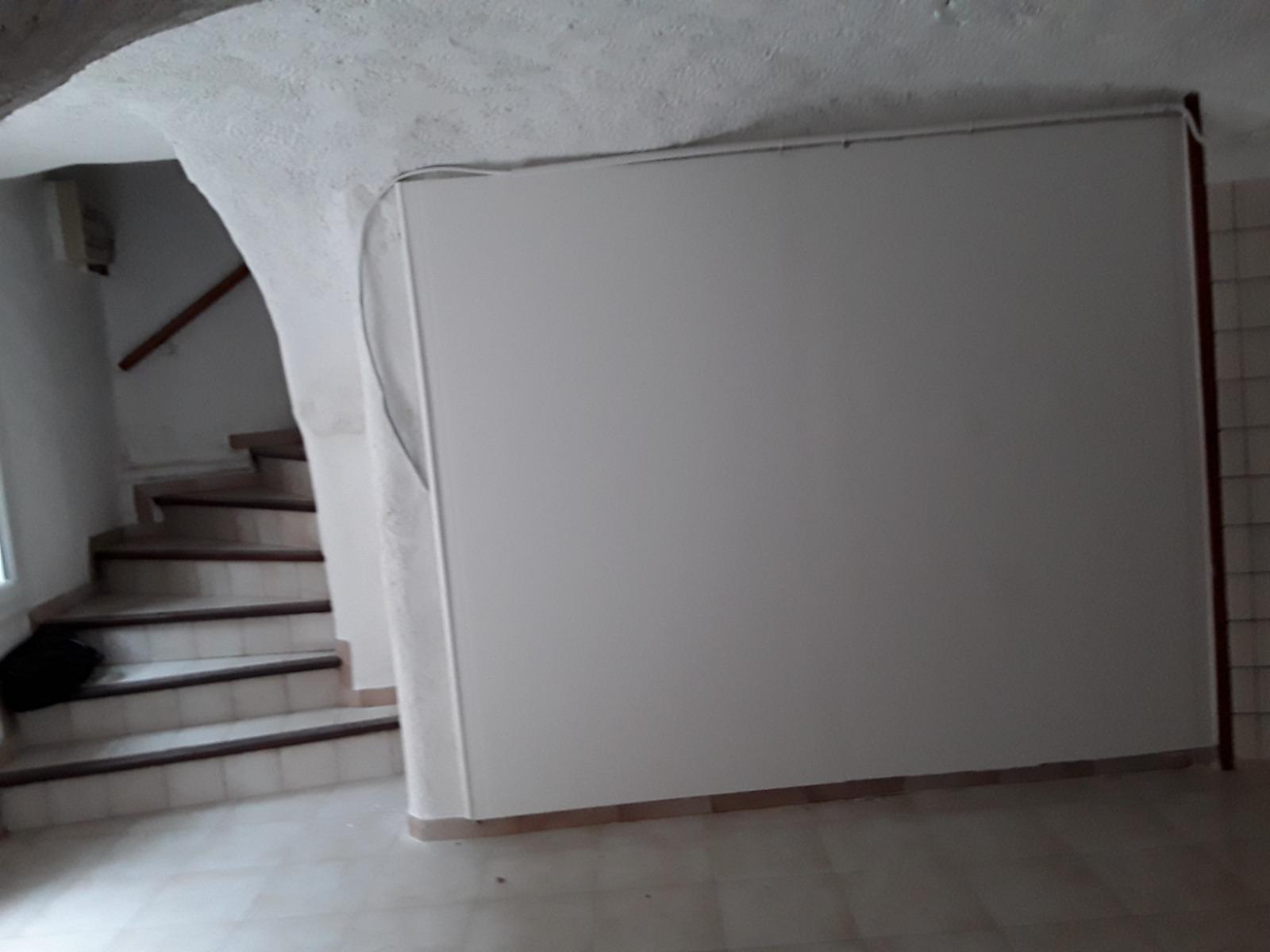 Intérieur d'une maison blanche