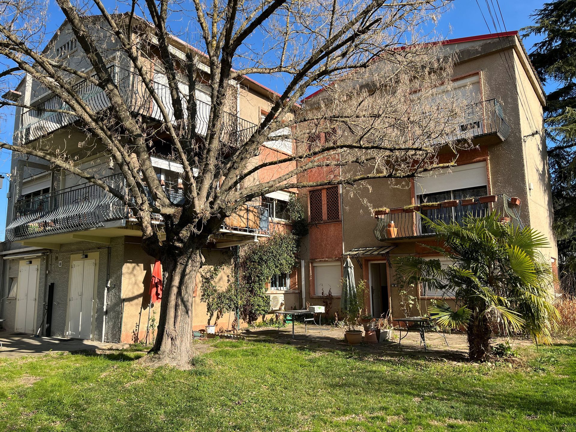 Bâtiment subissant des remontées capillaires