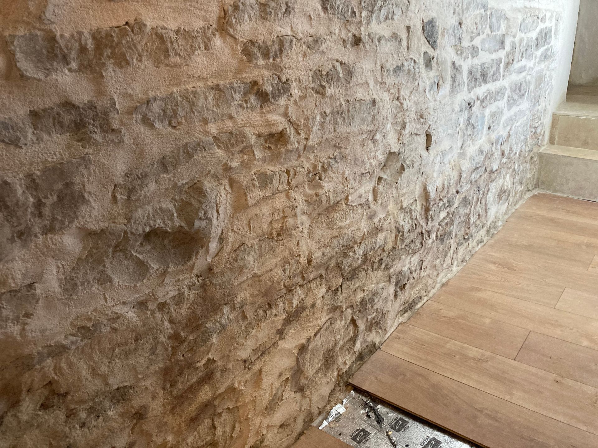 Traitement des remontées capillaires d'un mur en pierre