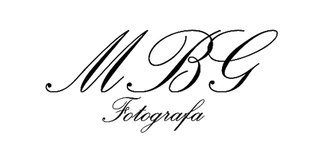 Logotipo estilizado en negro de “MBG Fotografia” sobre fondo blanco.