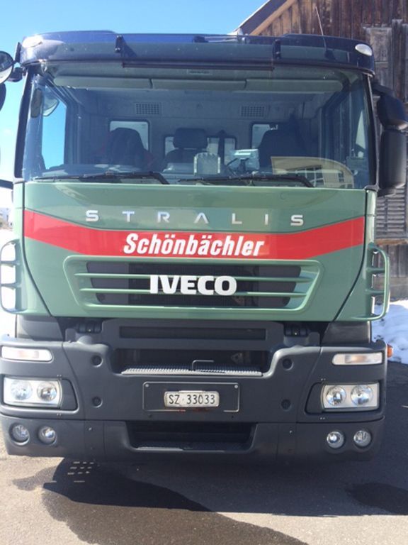 Fahrzeuge - Schönbächler Transporte AG