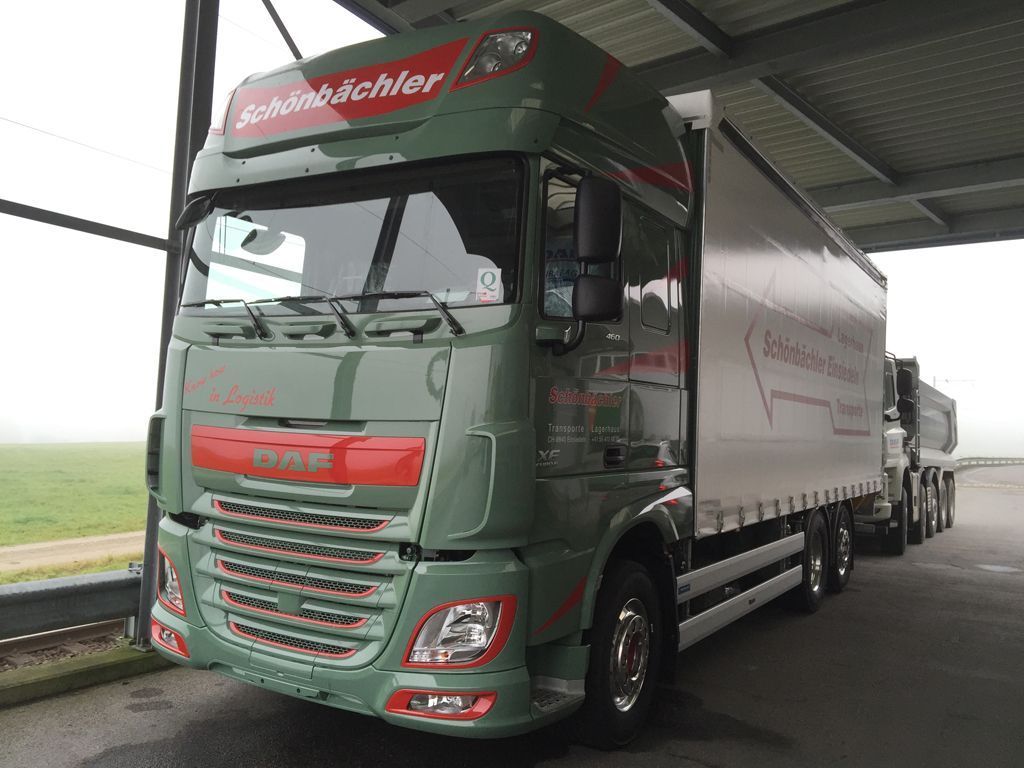 Fahrzeuge - Schönbächler Transporte AG