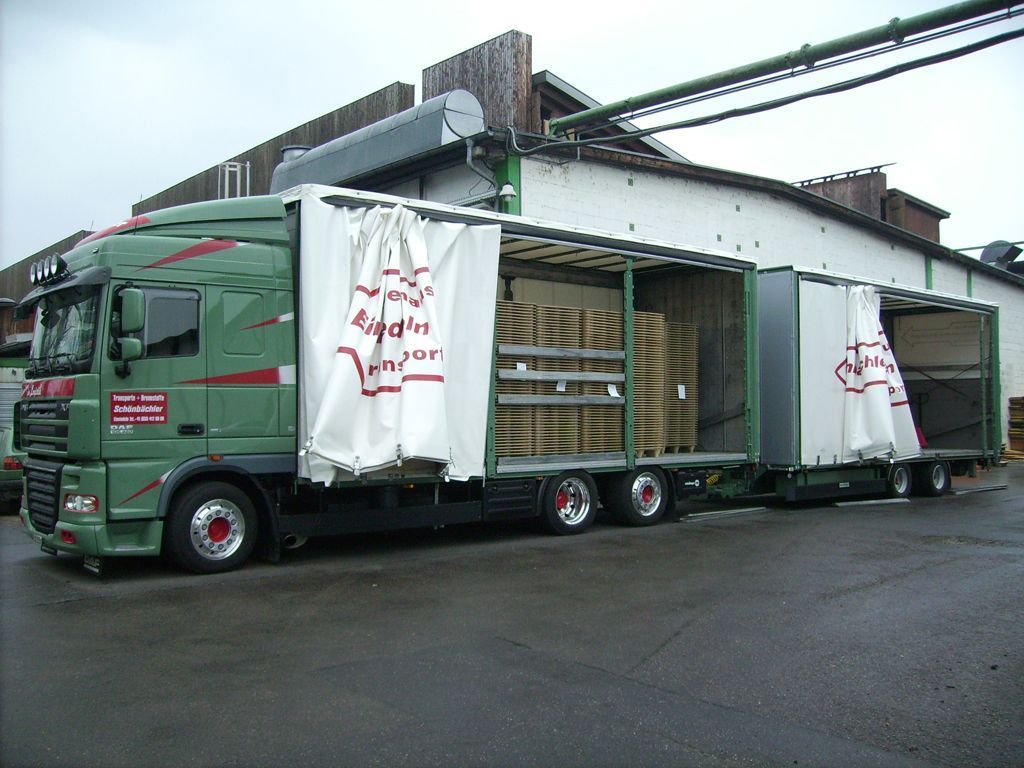 Fahrzeuge - Schönbächler Transporte AG