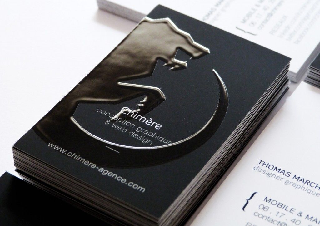 Cartes de visite avec pelliculage effet peau de pêche noir.