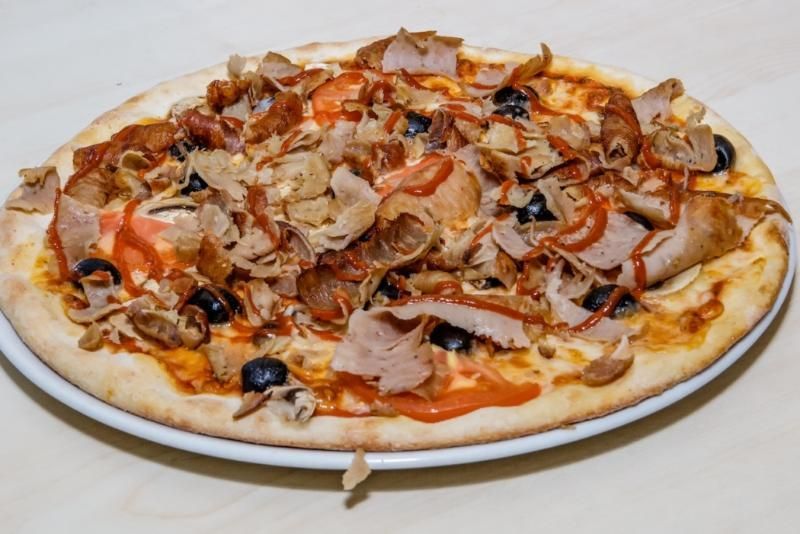 Treffpunkt Mittelmeer Pizza