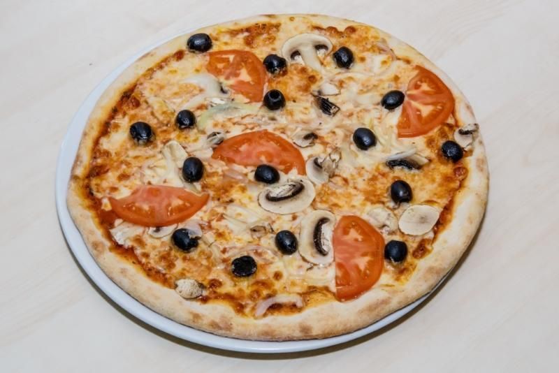 Treffpunkt Mittelmeer Pizza
