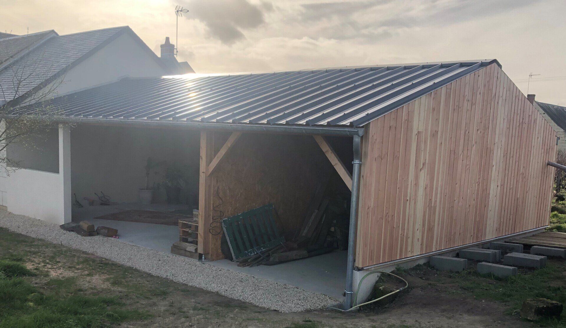 Agrandissement avec ossature en bois d'un hangar