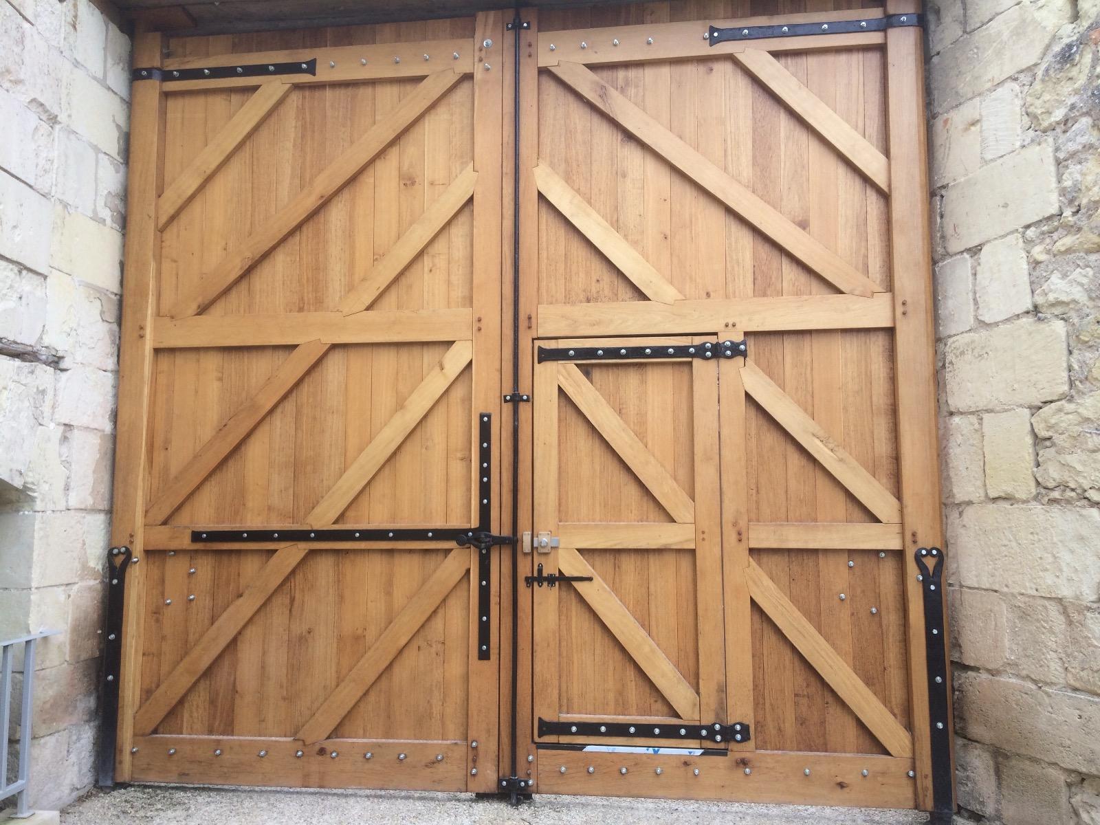 Rénovation d'un porche en chêne à Bourgueil.