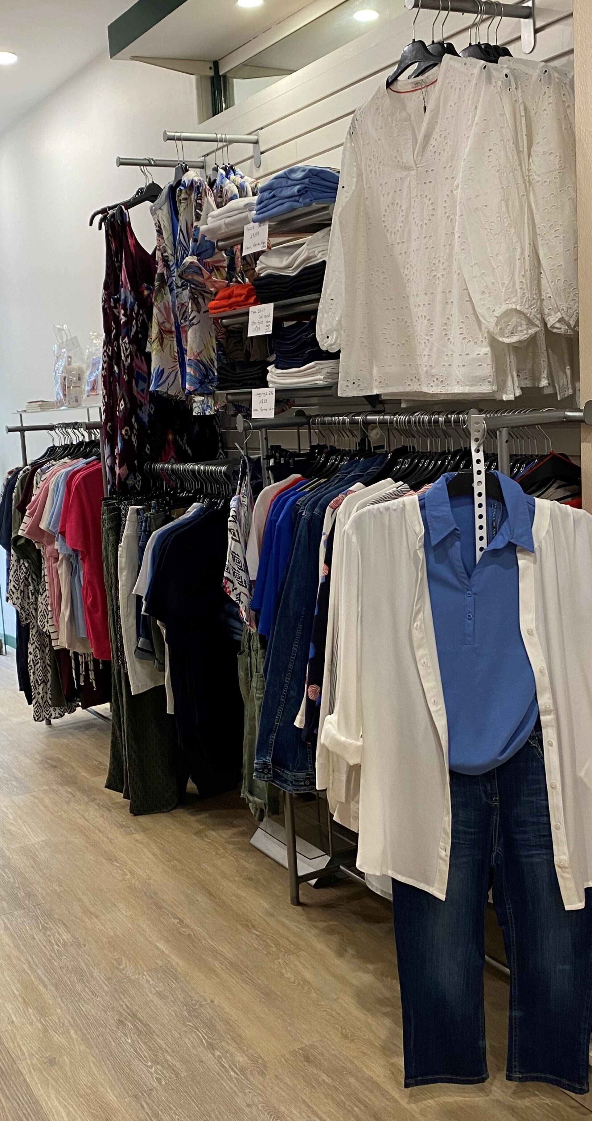 Boutique de prêt-à-porter féminin