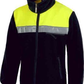 Una chaqueta negra y amarilla con una franja reflectante en las mangas.