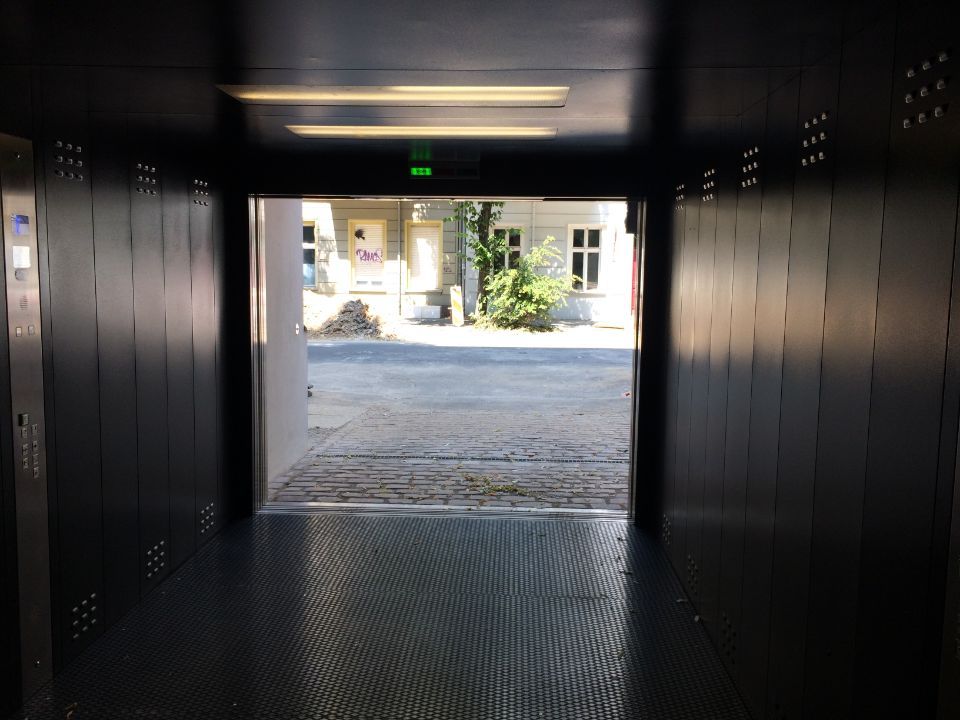 R & S Aufzugbau GmbH – Aufzug