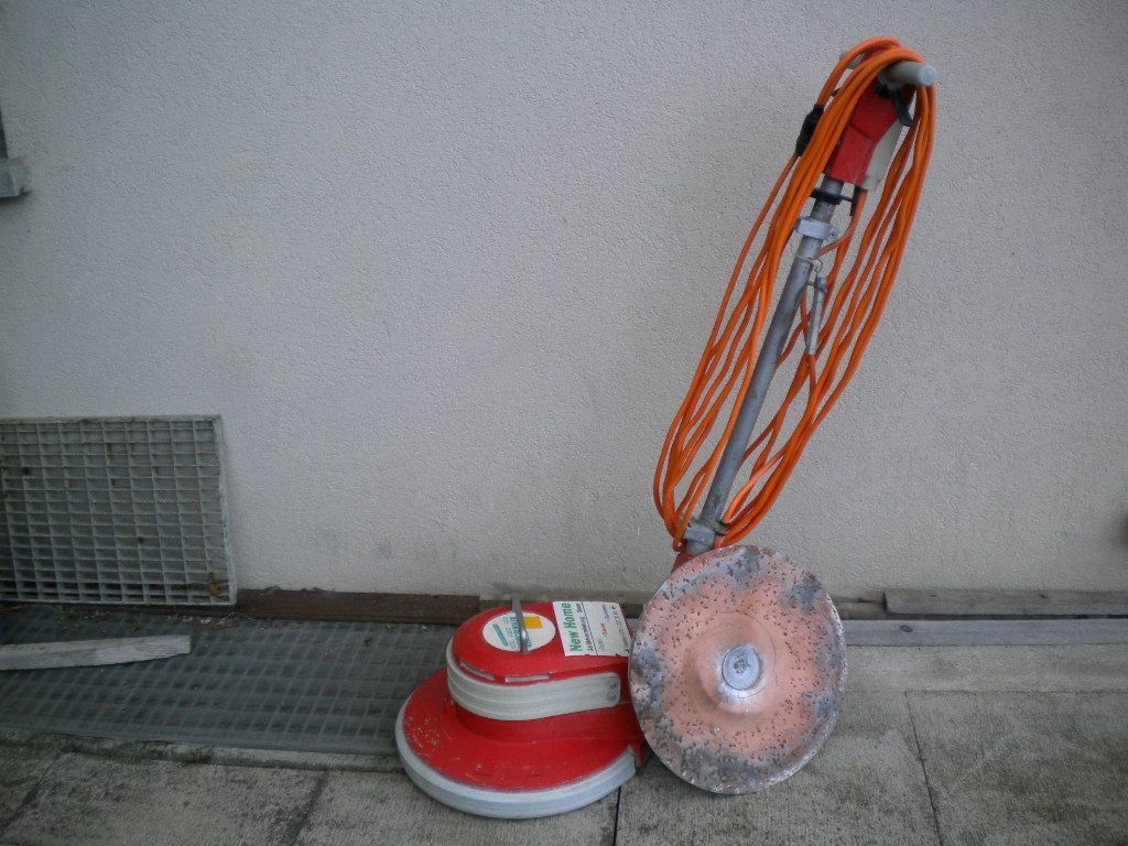 Raupendumper Huki - New Home Gerätevermietung Seon