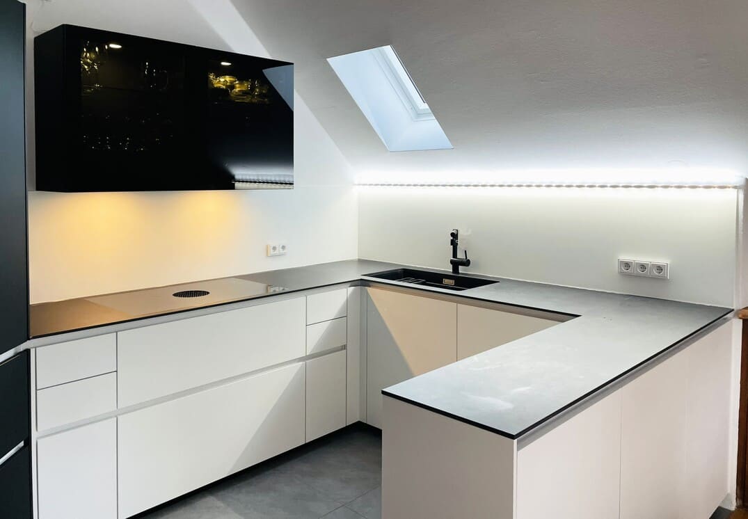 Obermaier Glaserei Glasspritzschutz Küche