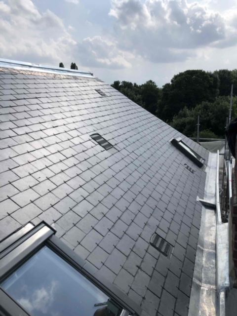 Toiture d'une maison d'habitaztion en ardoise