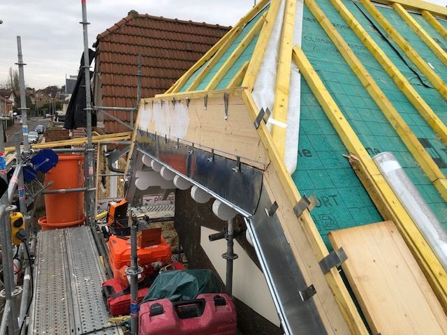 Pose de la structure de la couverture de toit