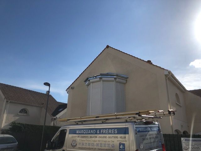 Petit dessus de fenêtre réalisé en zinc