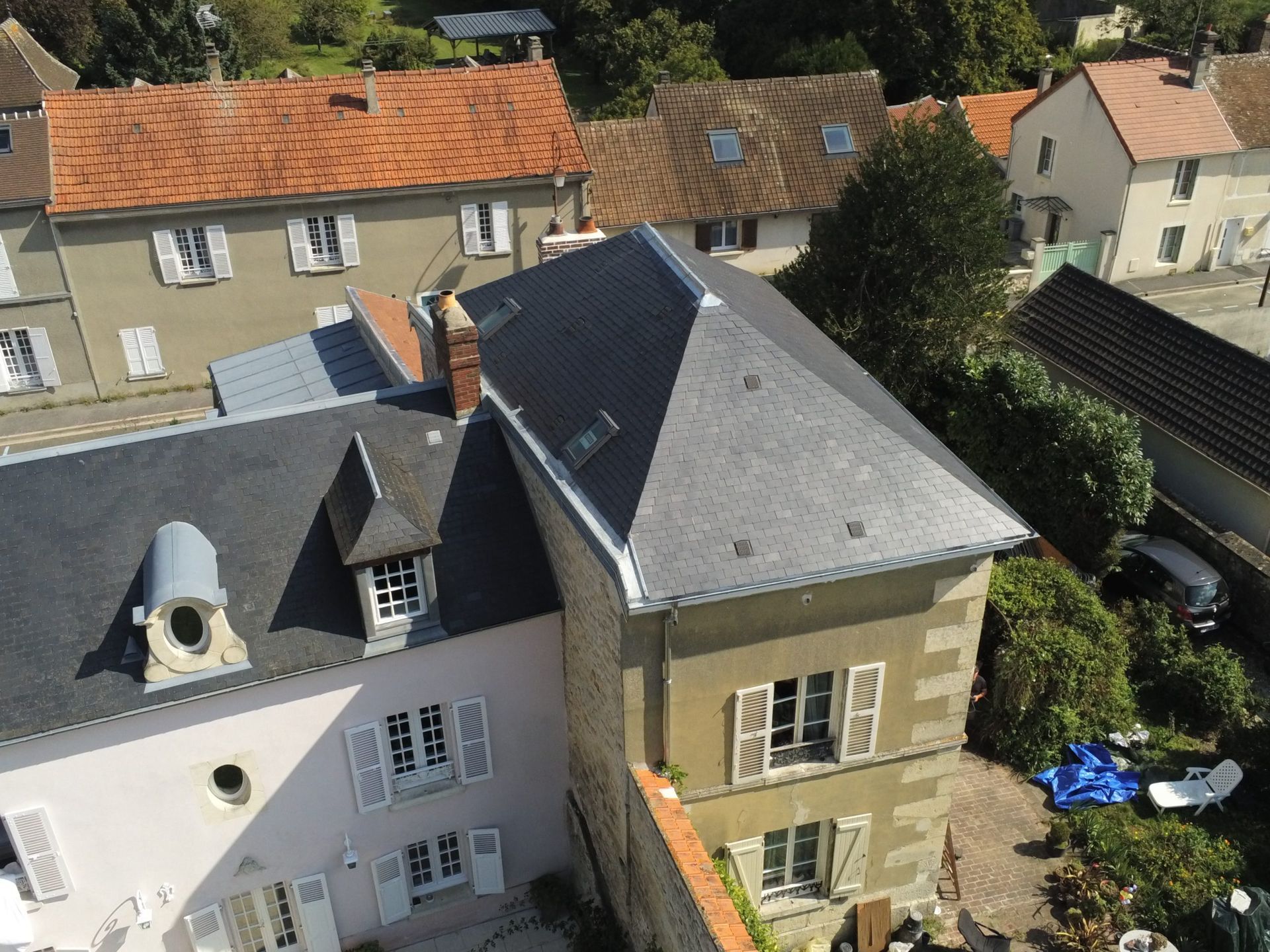 Très belle maison rénovée à l'aide d'un manoir en ardoises