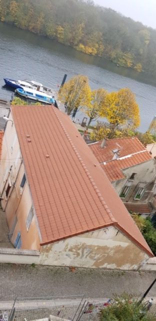 Toiture d'une maison en longueur