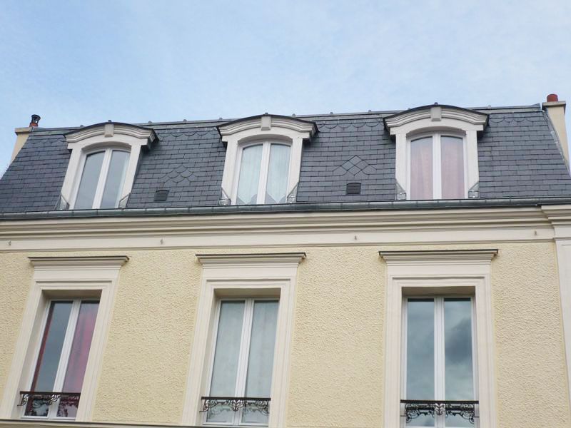 Élements de sous-toiture peints en blanc