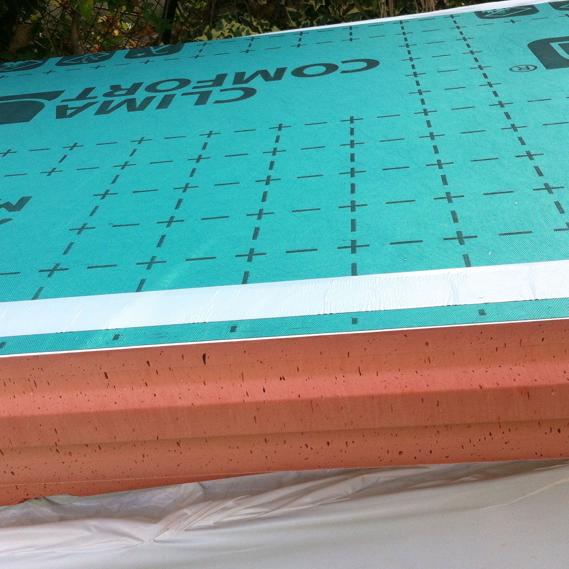 Isolant de toiture par l'extérieur