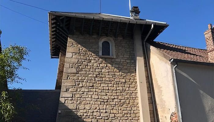 Beau bâtiment du patrimoine rénové