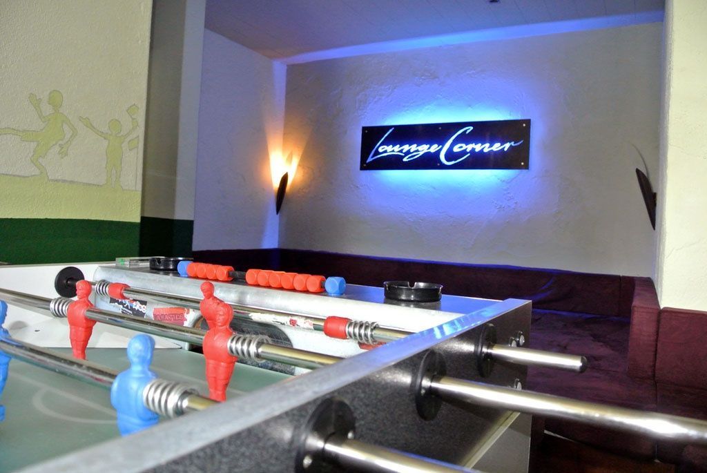 Lounge Corner mit Töggelikasten - Pub Pfiff - Rüti ZH