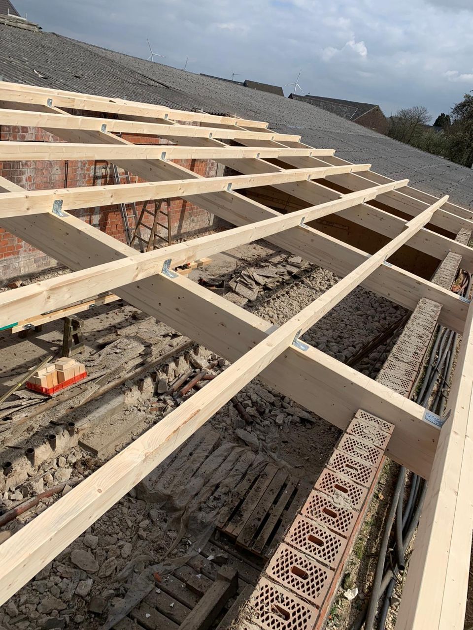 Dachstuhl, gebaut von der Firma Schotten Klaus