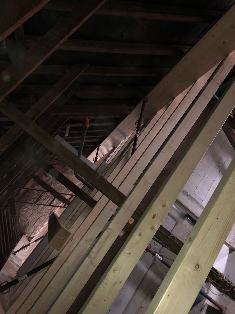 Dachstuhl, gebaut von der Firma Schotten Klaus