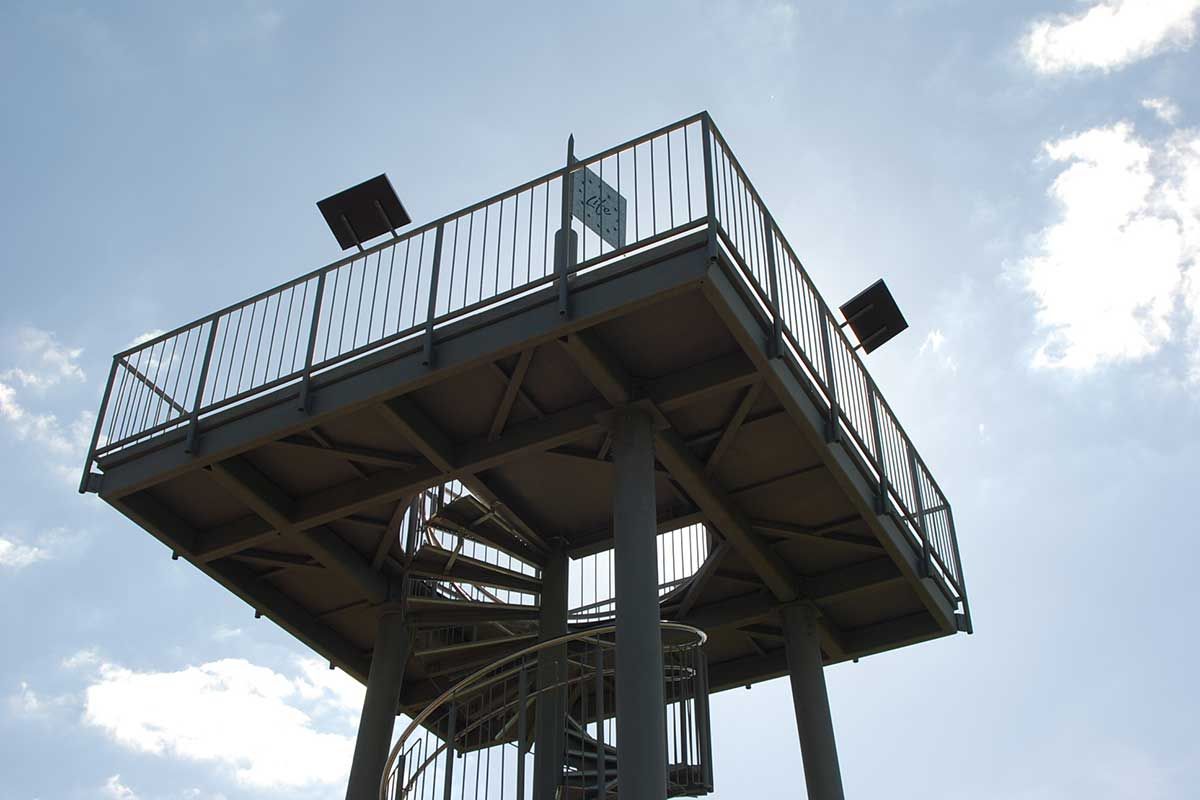 Aussichtsturm in den Marstallwiesen der Gemeinde Storkow