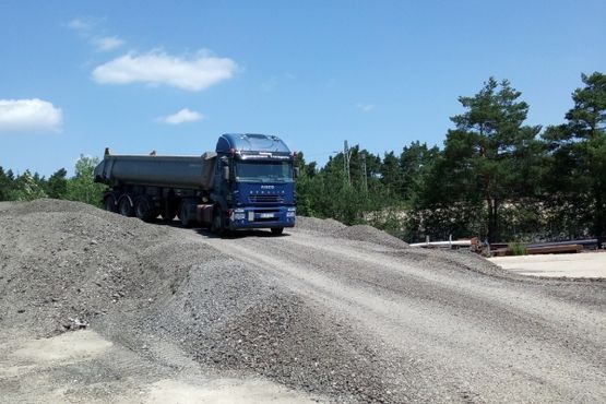 Fahrzeug zum Transport von Schüttgüttern, Andreas Zimmermann Transporte