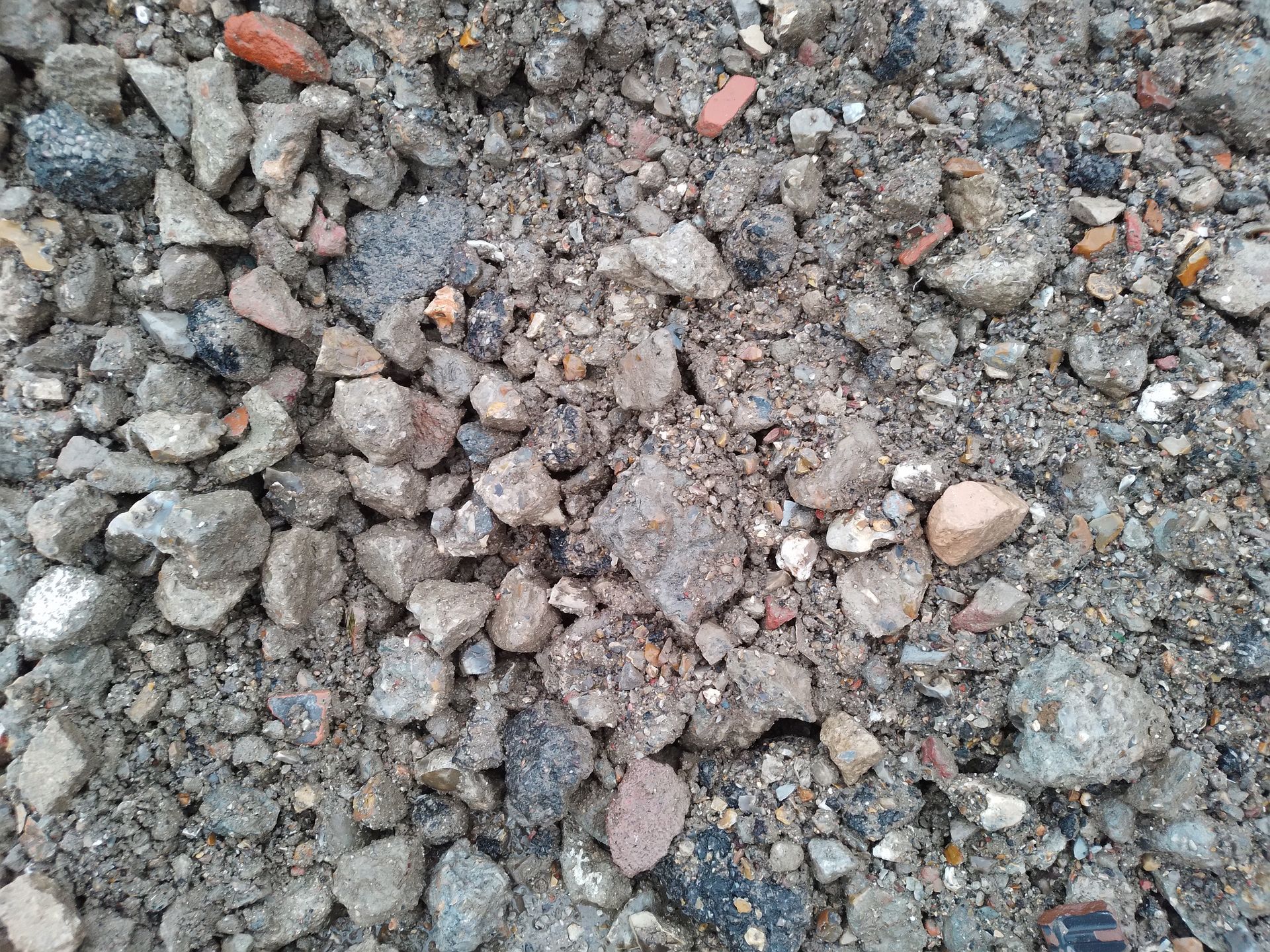 Des pierres sur le sol