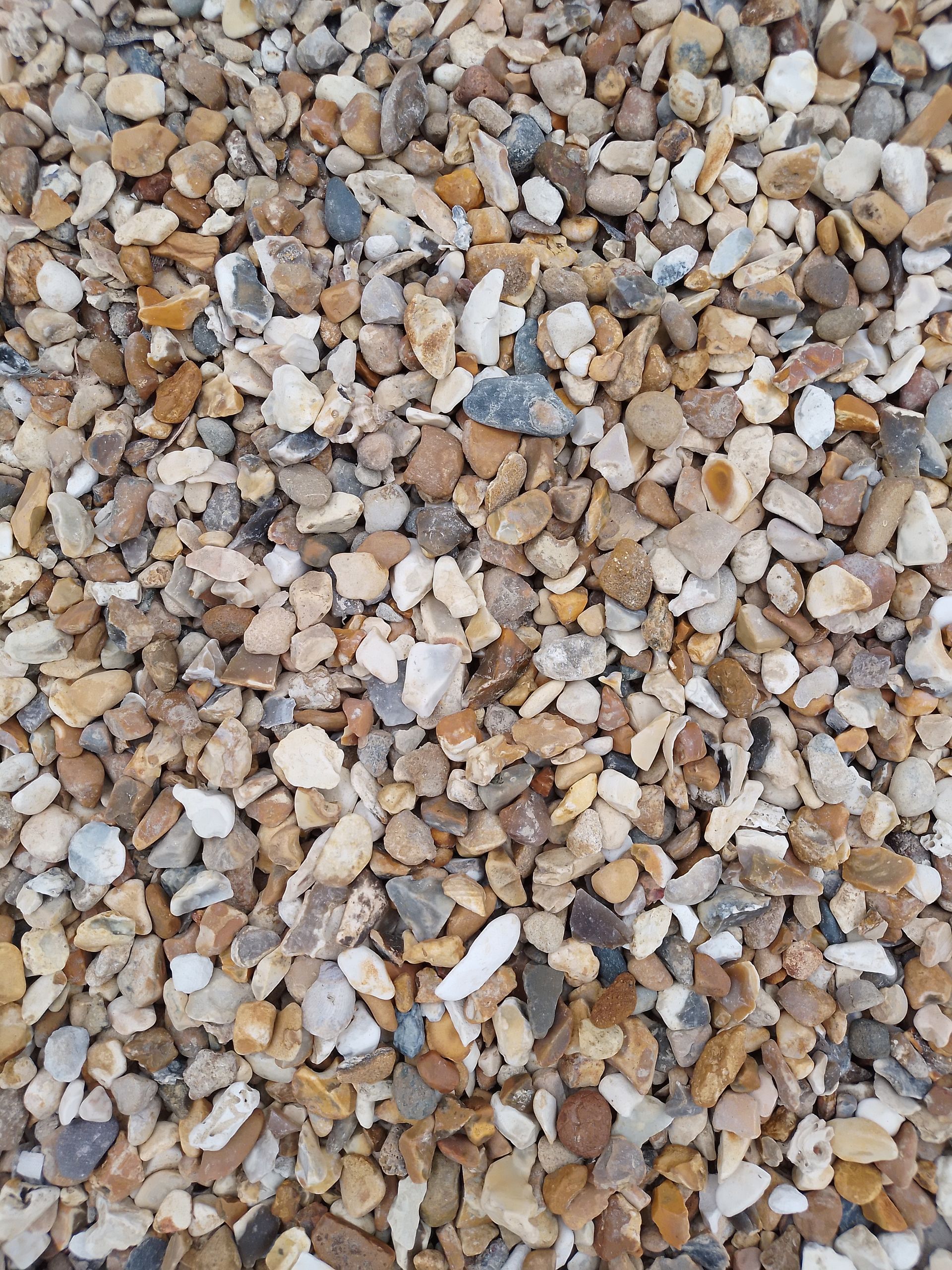 Gravier dans les tons orangés