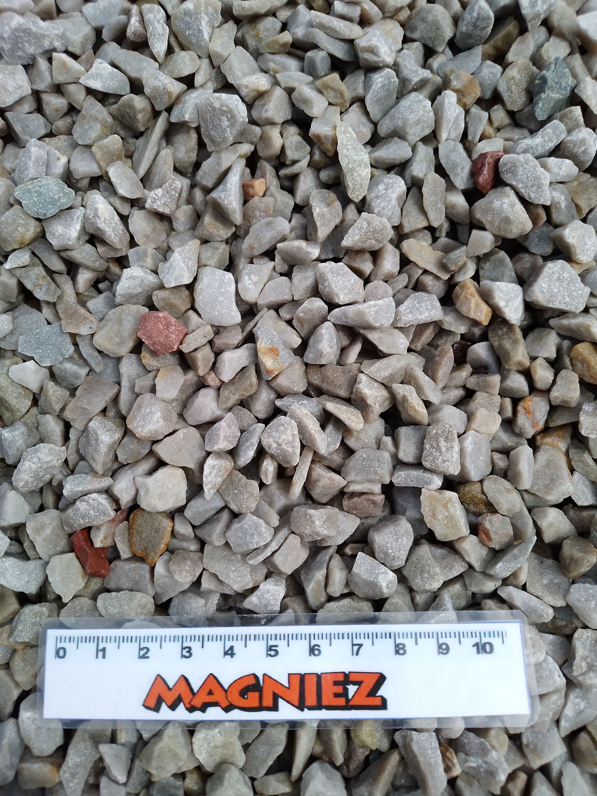 Gros plan sur des graviers gris