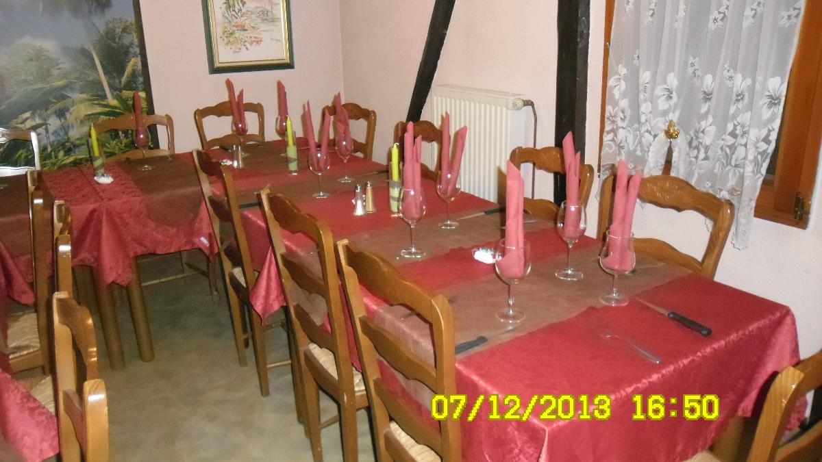 Cadre moderne pour déjeuner ou diner au restaurant La Crémaillère